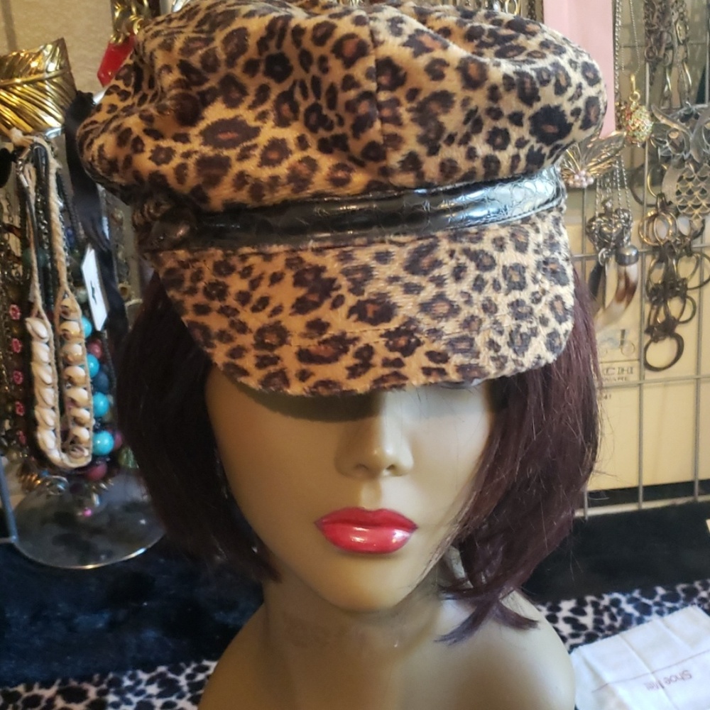 Leopard Print Pageboy - Picture 8 of 8